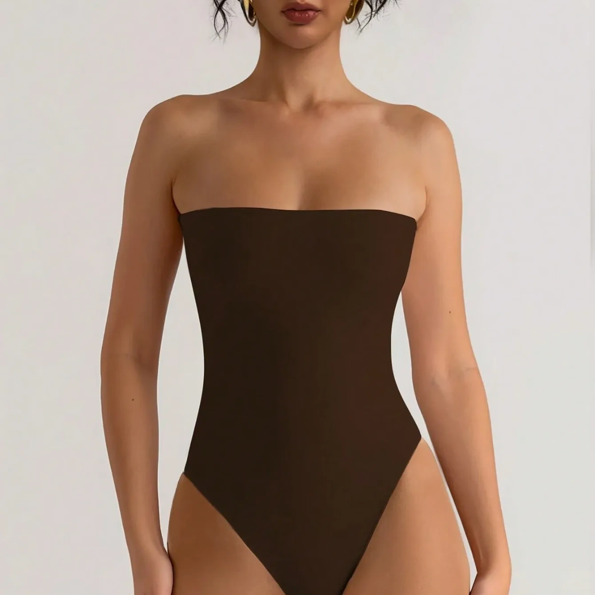 Body ajustado elastico con hombros descubiertos