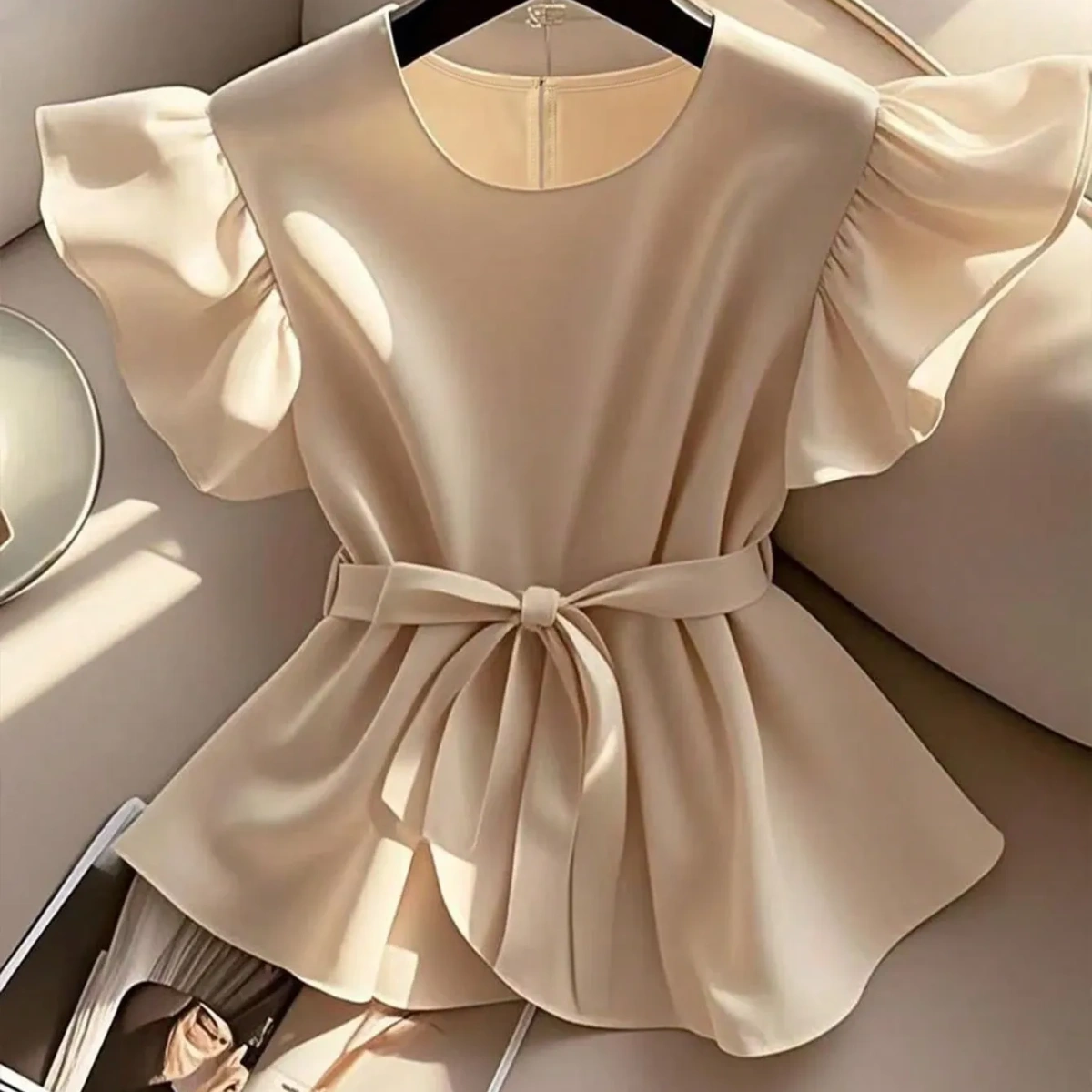 Blusa beige manga corta elegante