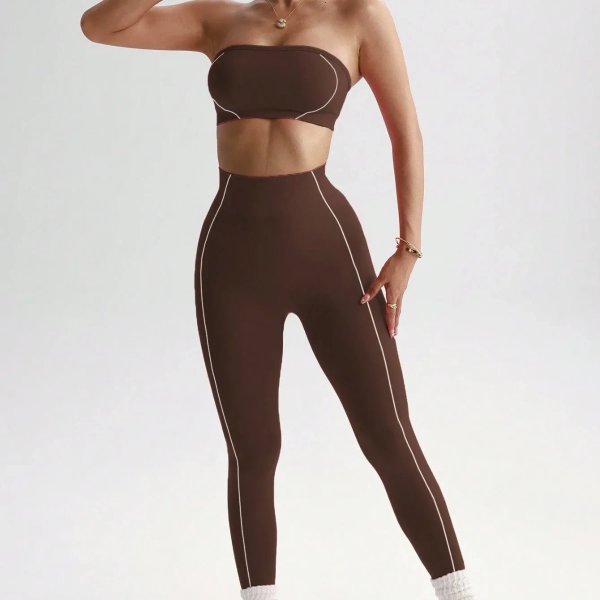 Conjunto deportivo sin costuras de top corto y leggings
