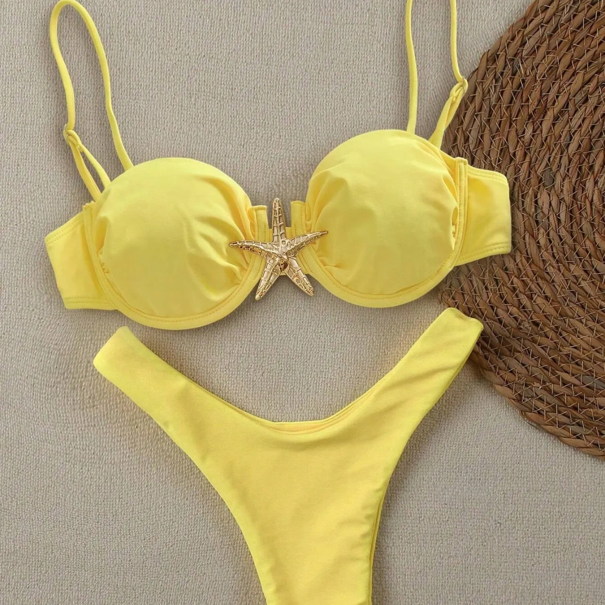 Traje de baño de Bikini color amarillo con diseño de estrella de mar