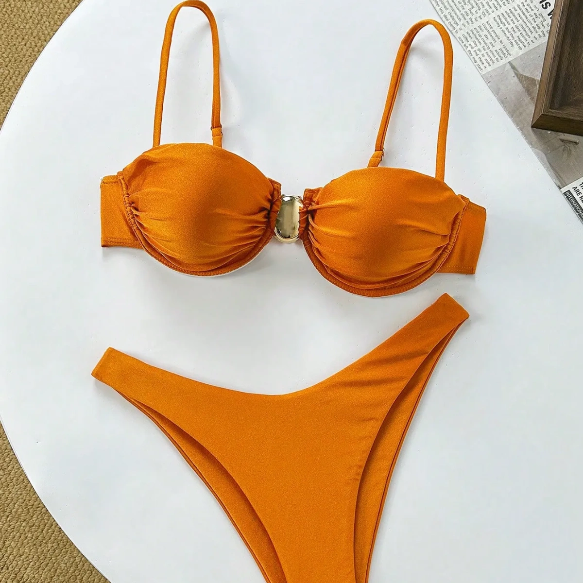Traje de baño de 2 piezas naranja con top de tirantes